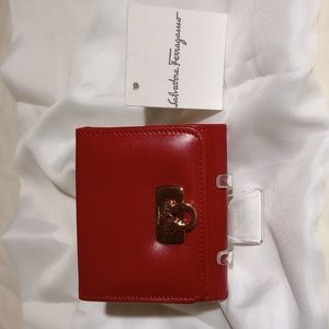 🔥 NWOT SALVATORE FERRAGAMO COIN POUCH ❤️
